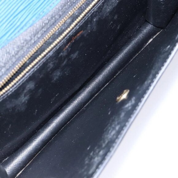 LOUIS VUITTON Epi Montaigne 27 Clutch Bag Blue M52655 LV Auth 135873 - Picture 13 of 16